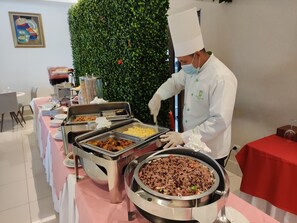 Breakfast, lunch and dinner served  - Hotel Agualcas (Managua)