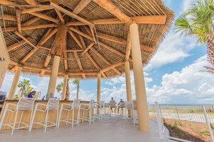 Bar à beira da piscina