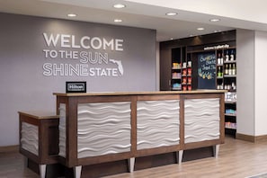 Reception - Hampton Inn by Hilton Plant City (Plant City)