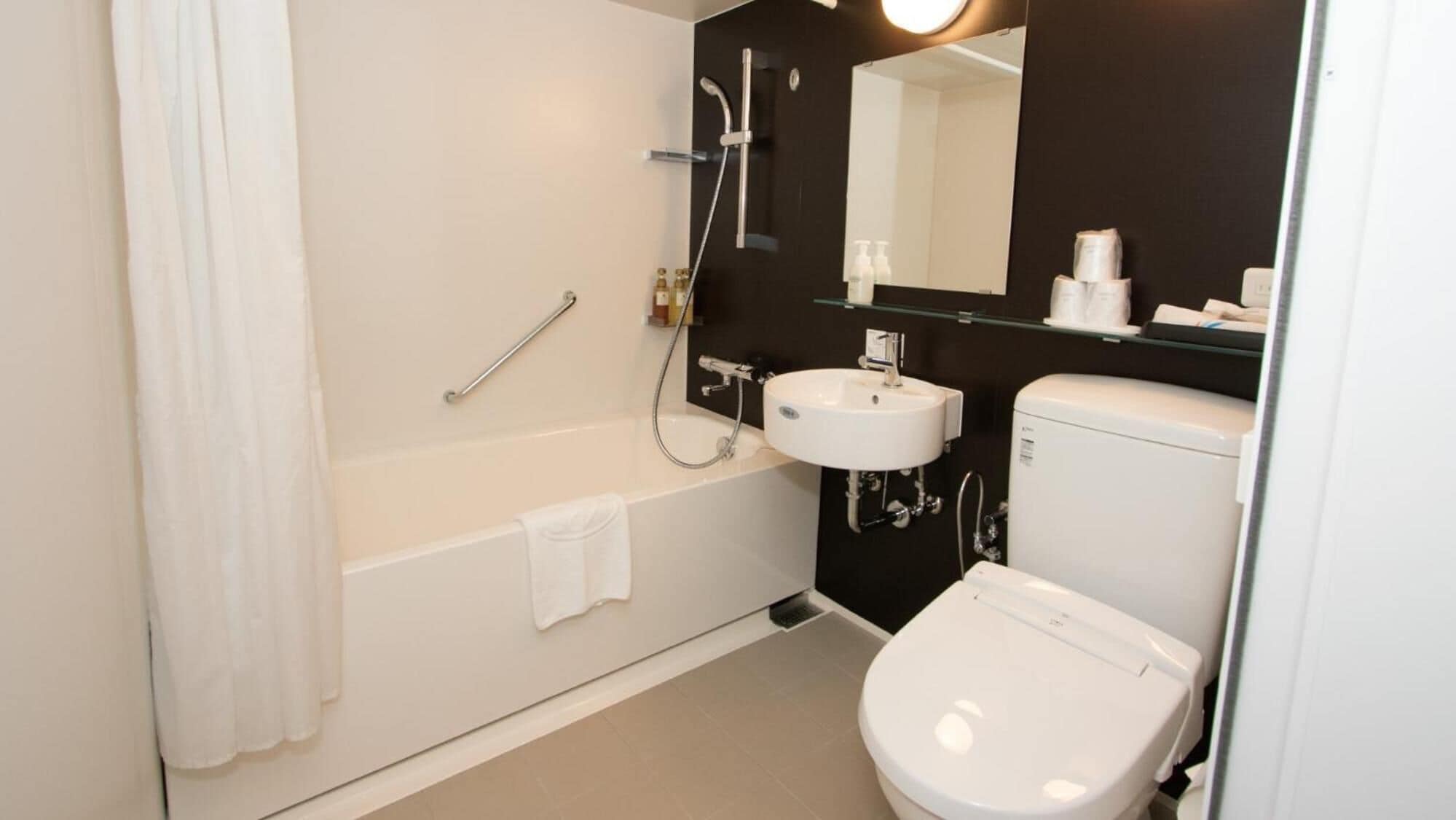 shower, free toiletries, hair dryer, slippers