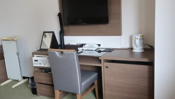 Caja de seguridad en la habitación y escritorio 