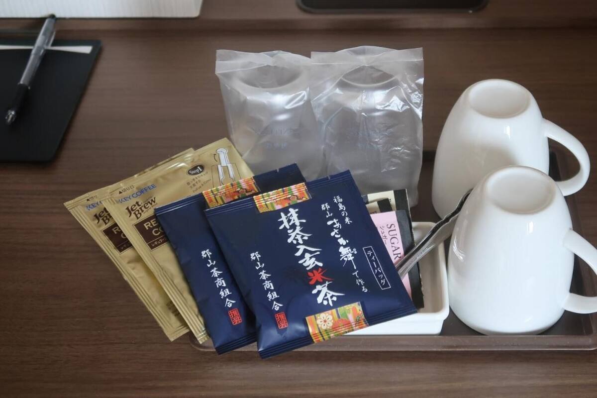 fridge, electric kettle