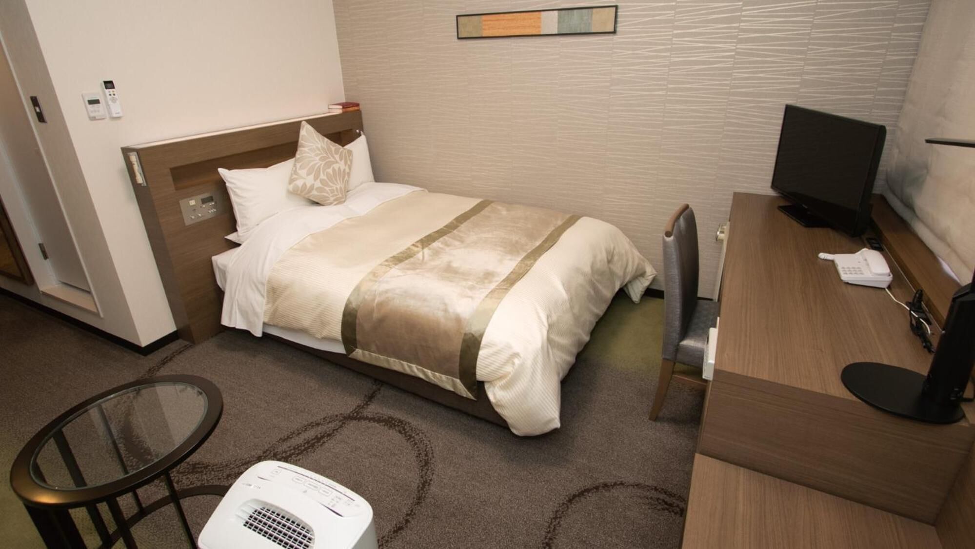 in-room safe, desk, iron/ironing board, free cots/infant beds