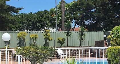 Belmont Palms Motel