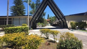 Unclassified image, 3 of 29, button - Belmont Palms Motel (Marks Point)