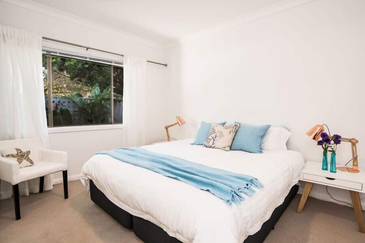 Seashells Apartment | Premium bedding, in-room safe, soundproofing, iron/ironing board