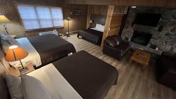 Triple Room, Multiple Beds, Non Smoking | Individually decorated, free WiFi