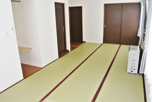 Japanese Style Family Room (Toilet and wash basin included. Shared shower room) | Room amenity - Pension Megumiyuki (Biei)