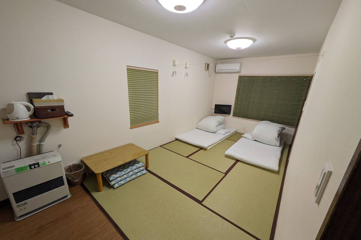 Tremannsrom i japansk stil, ikke-røyk, delt bad (Room 3, Japanese Style with a Toilet) | Romfasilitet