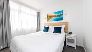 1 habitación, escritorio, tabla de planchar con plancha y wifi gratis