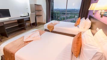 Deluxe Room | In-room dining