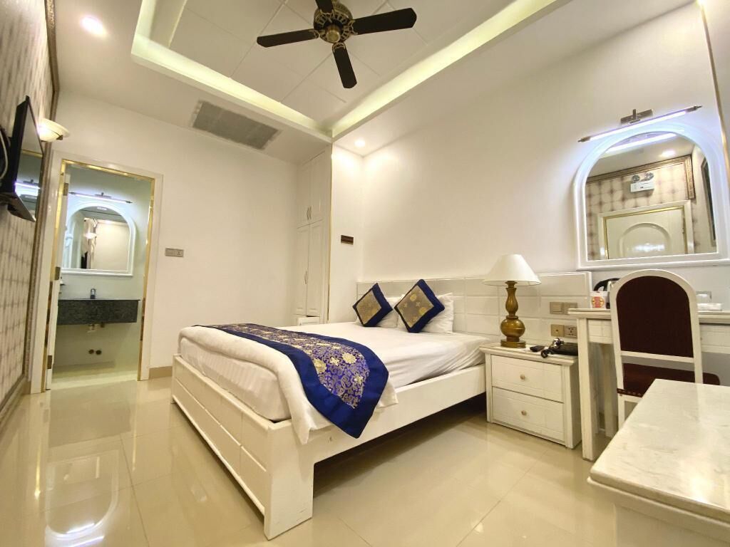 Minibar, desk, blackout drapes, free WiFi