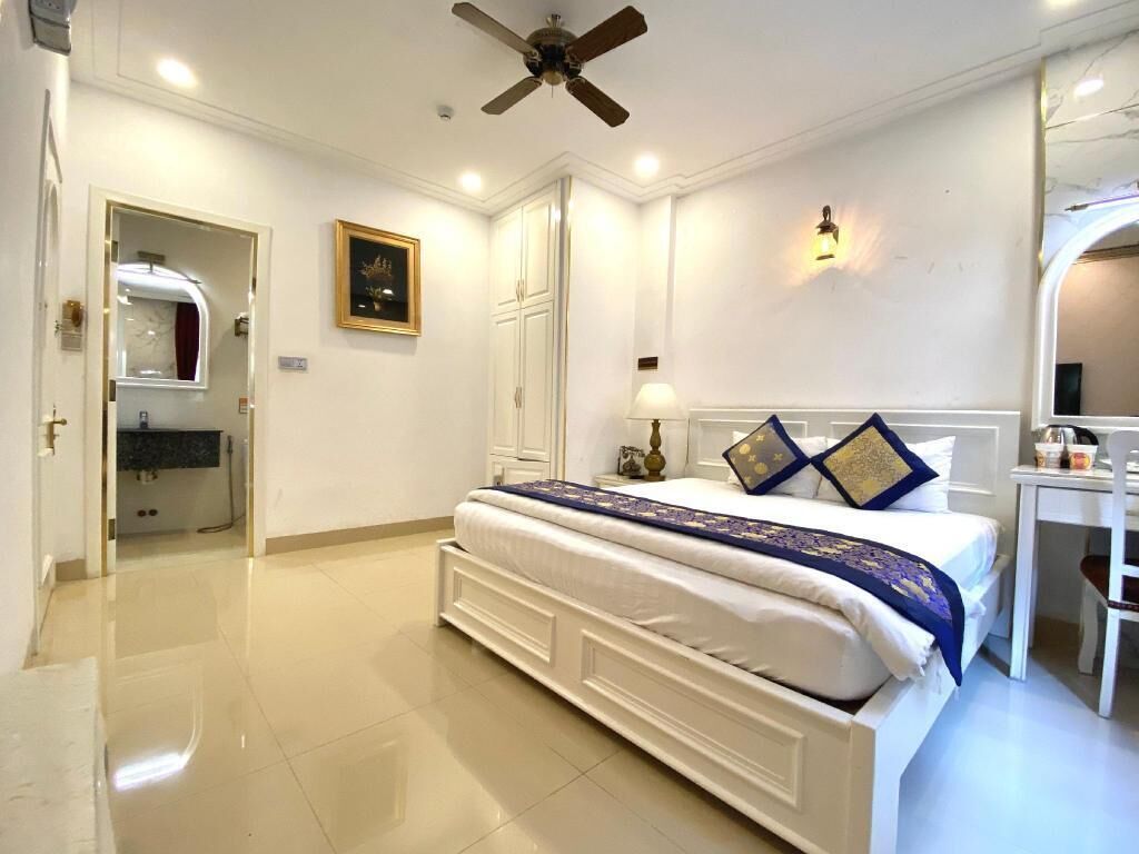 Minibar, desk, blackout drapes, free WiFi