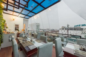 Daily buffet breakfast (VND 113500 per person) - Splendid Hotel & Spa (Hanoi)