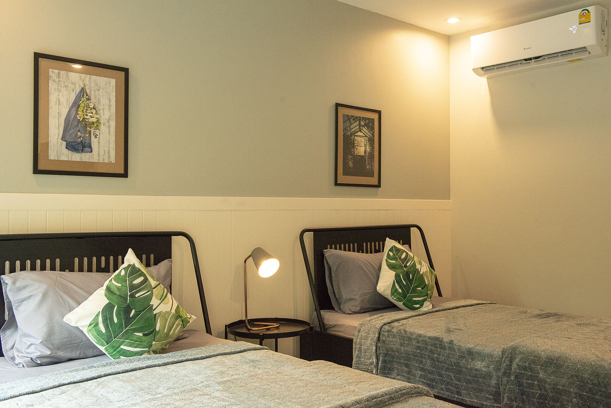 standard twin room | 1 bedroom, desk, laptop workspace, blackout curtains