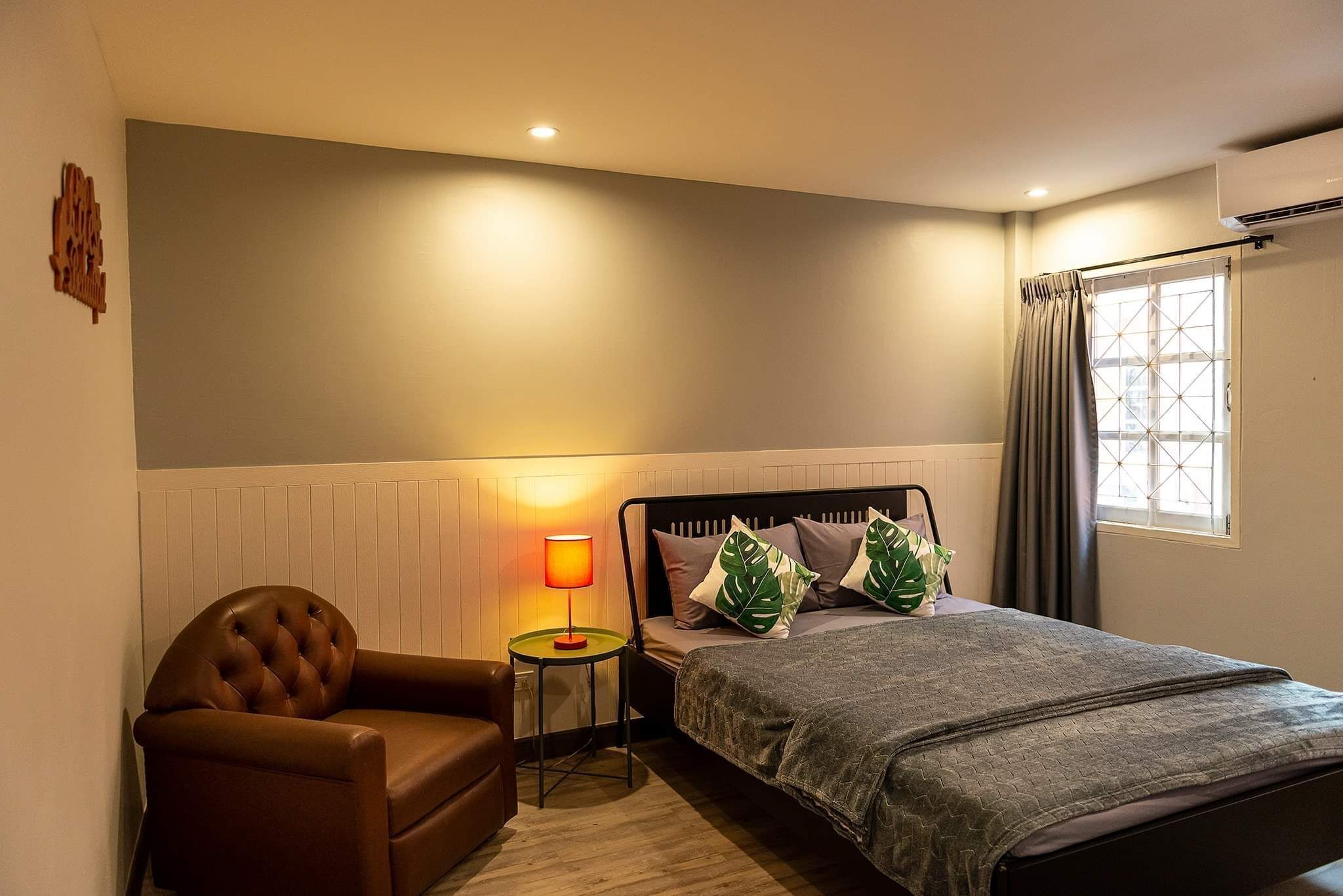 standard double room | 1 bedroom, desk, laptop workspace, blackout curtains