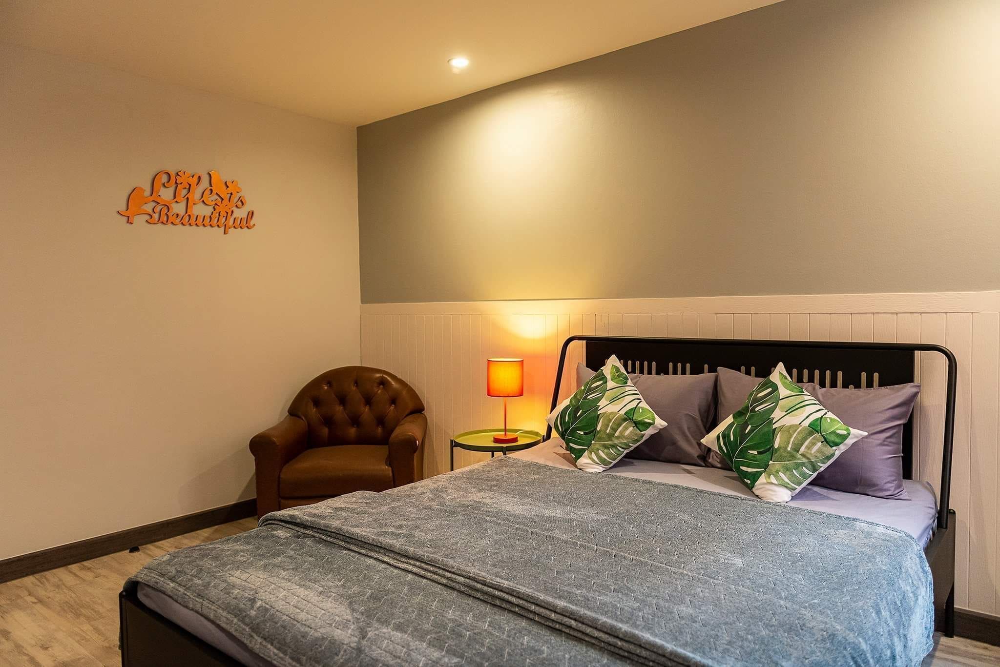 standard double room | 1 bedroom, desk, laptop workspace, blackout curtains