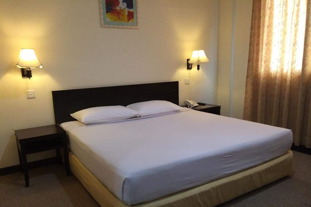 In-room safe, desk, iron/ironing board, free WiFi