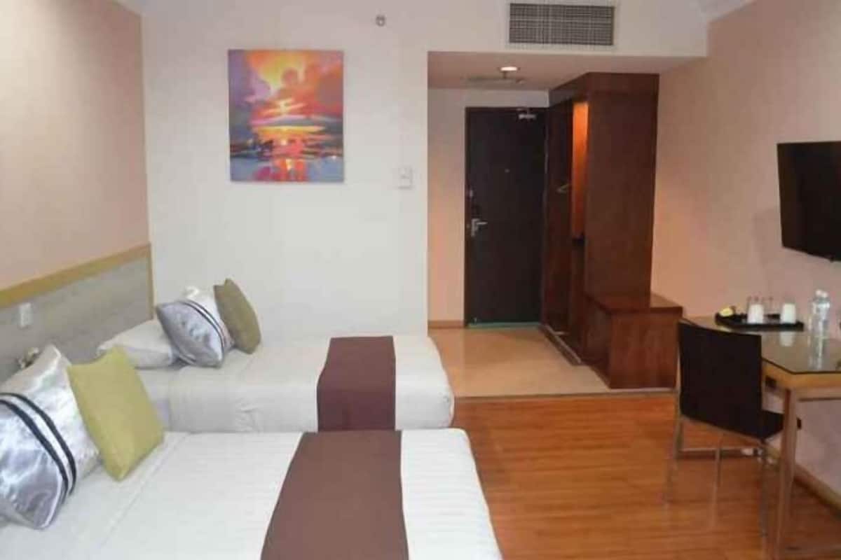 In-room safe, desk, iron/ironing board, free WiFi