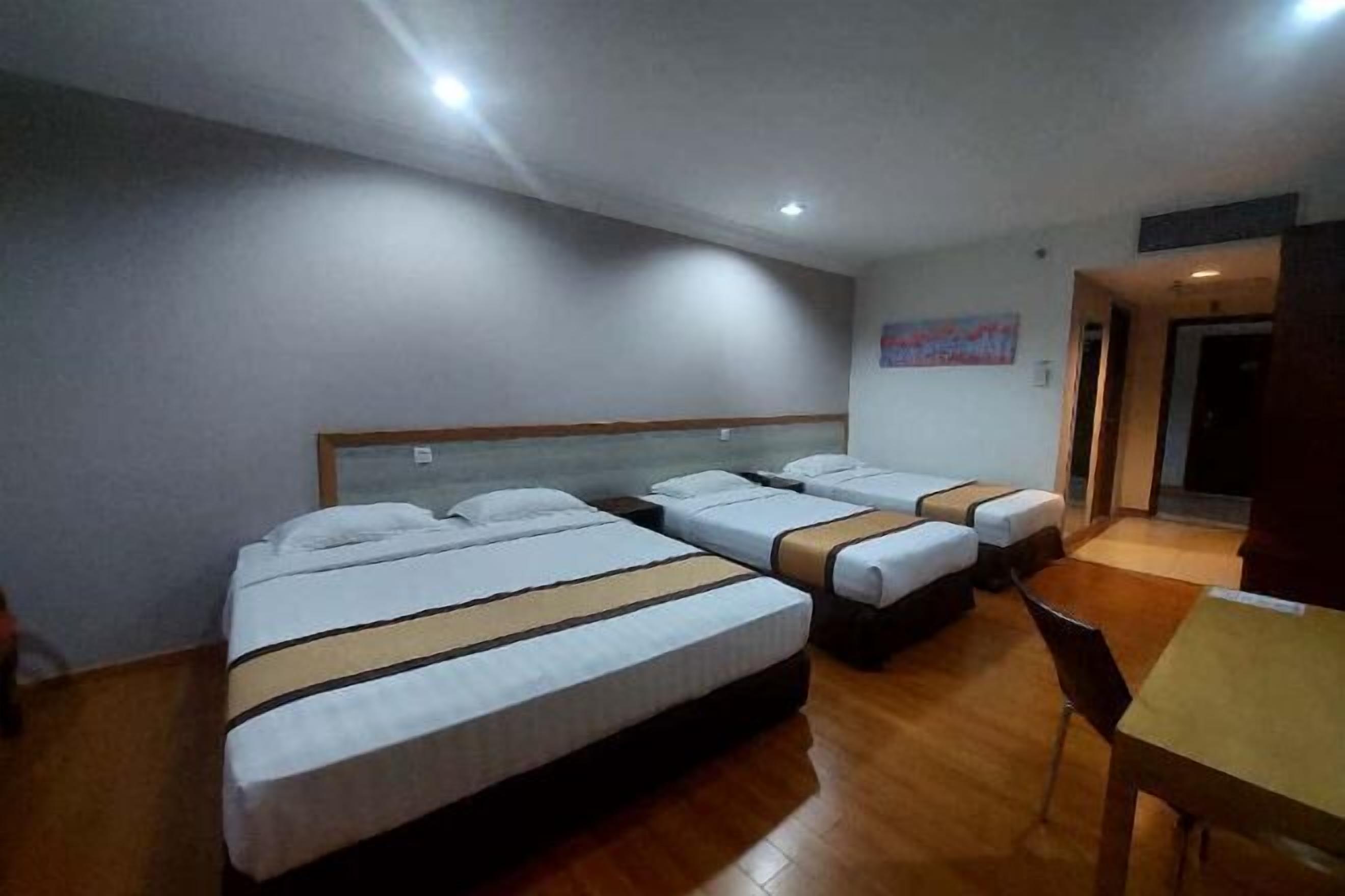 In-room safe, desk, iron/ironing board, free WiFi