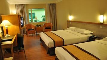 Superior Family | In-room safe, desk, iron/ironing board, free WiFi