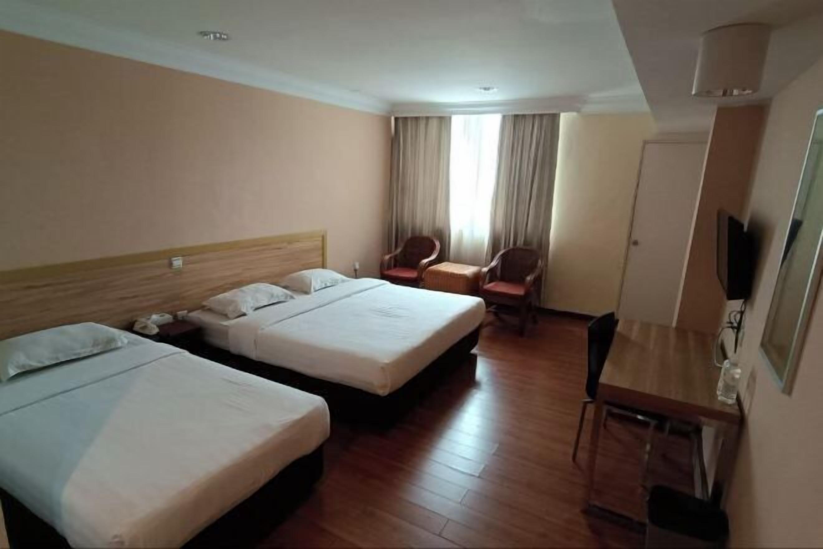 Coffre-fort, bureau, fer et planche à repasser, accès au Wi-Fi (inclus)