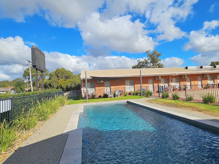 Kolam renang outdoor