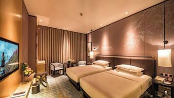 Rom – comfort, 2 enkeltsenger | 1 soverom, dundyner, minibar og safe på rommet