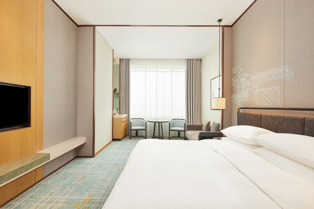 Premium Room, 1 King Bed