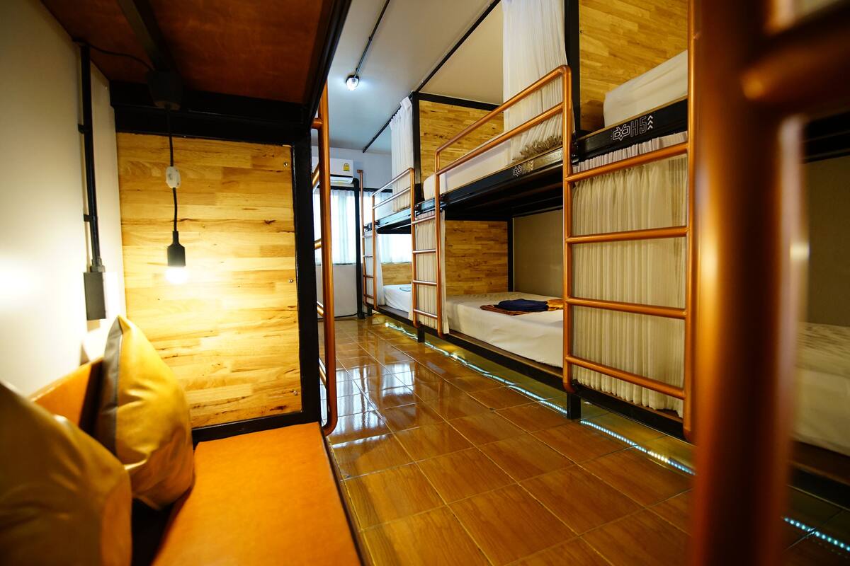 11 Bunk Bed Mixed Dorm | 遮光窗簾/窗簾、免費 Wi-Fi、床單