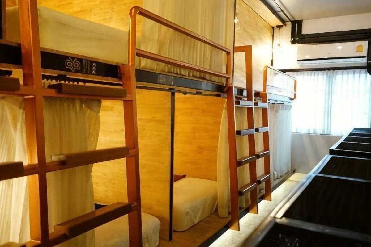 遮光窗簾/窗簾、免費 Wi-Fi、床單
