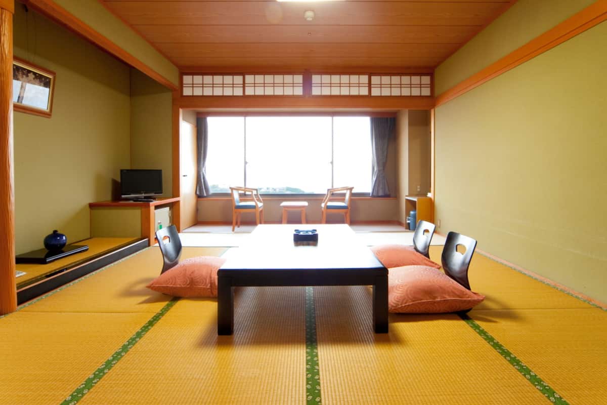 Japanese-Style Room | Pillowtop beds, in-room safe