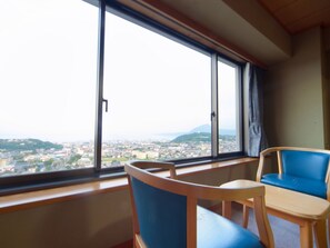 Pillow-top beds, in-room safe - Hotel Sansuikan (Beppu)