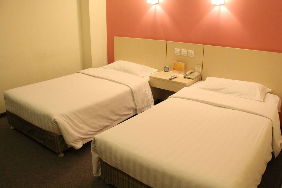 Economy Twin Room A Without Window | Premium bedding, in-room safe, desk, blackout drapes