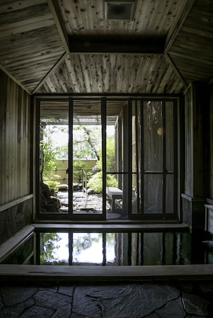 Public bath. Ryokan Warabino