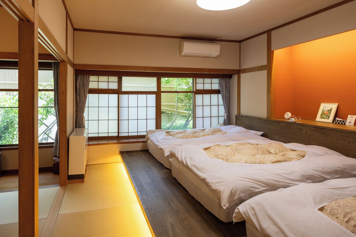 Premium Suite, Multiple Beds, Non Smoking | Down comforters, in-room safe, desk, laptop workspace