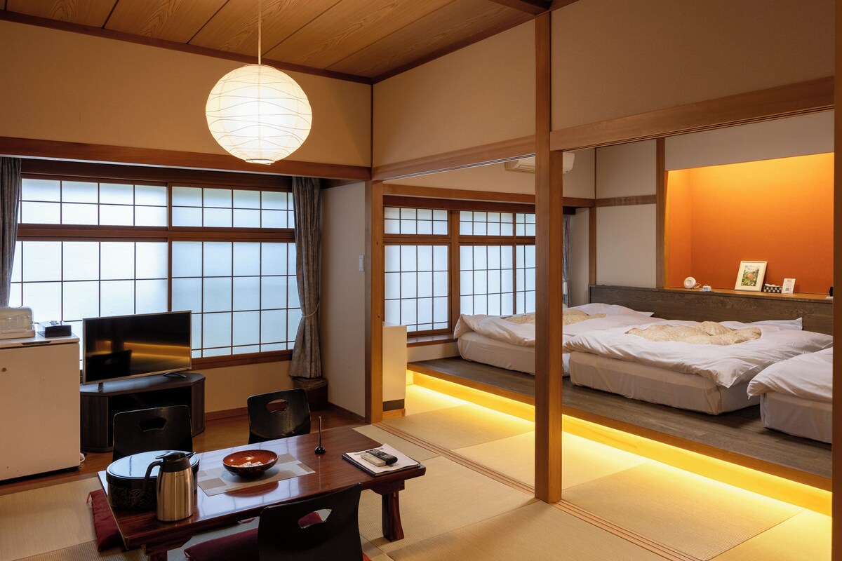Down comforters, in-room safe, desk, laptop workspace