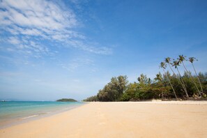 Beach nearby - Baan Phukhao (Krabi)