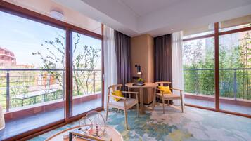 Lake View Queen Room (No Balcony) | View from room