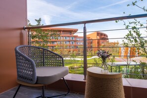 Lake View Queen Room (No Balcony) | View from room