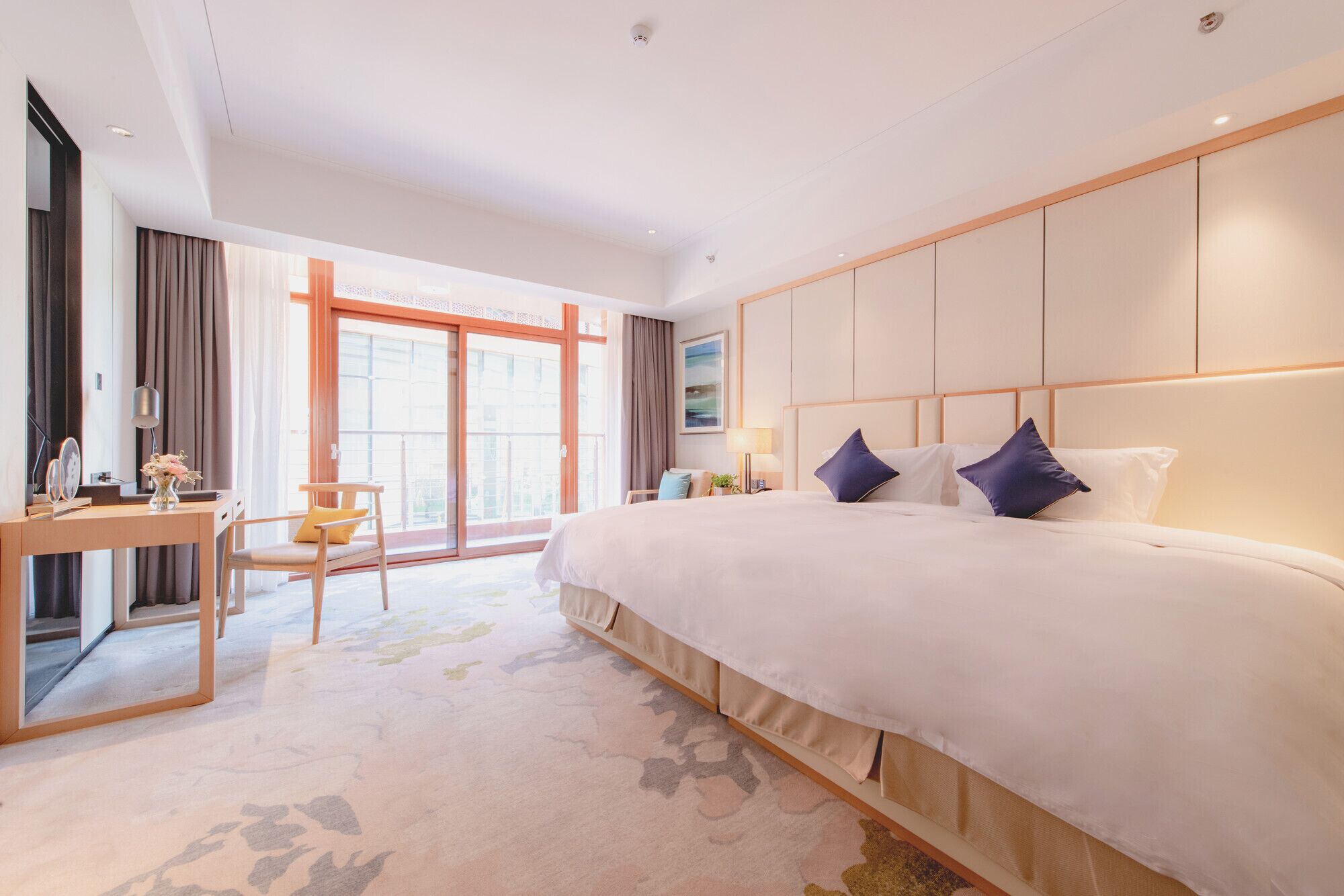 Habitació estàndard | Cobrellits, matalassos amb encoixinament addicional i minibar 