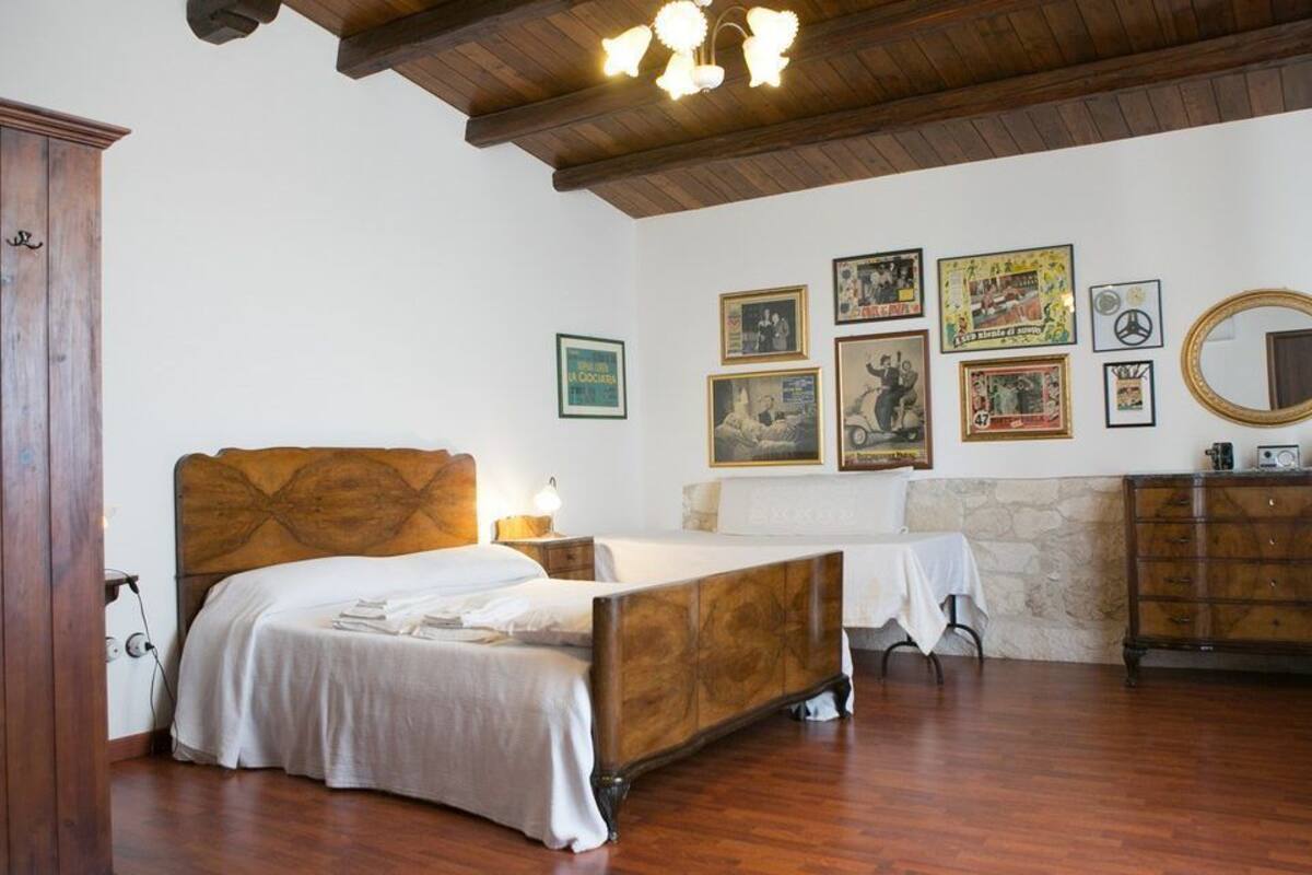 Double Room, Pool View | Peralatan tempat tidur premium, katil bayi/kot (surcaj), Wi-fi percuma