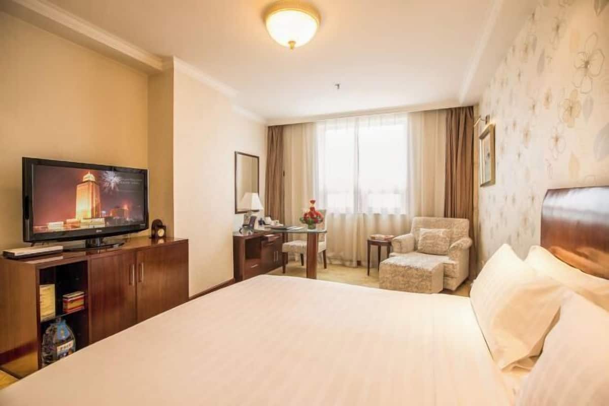 Minibar, in-room safe, desk, blackout curtains