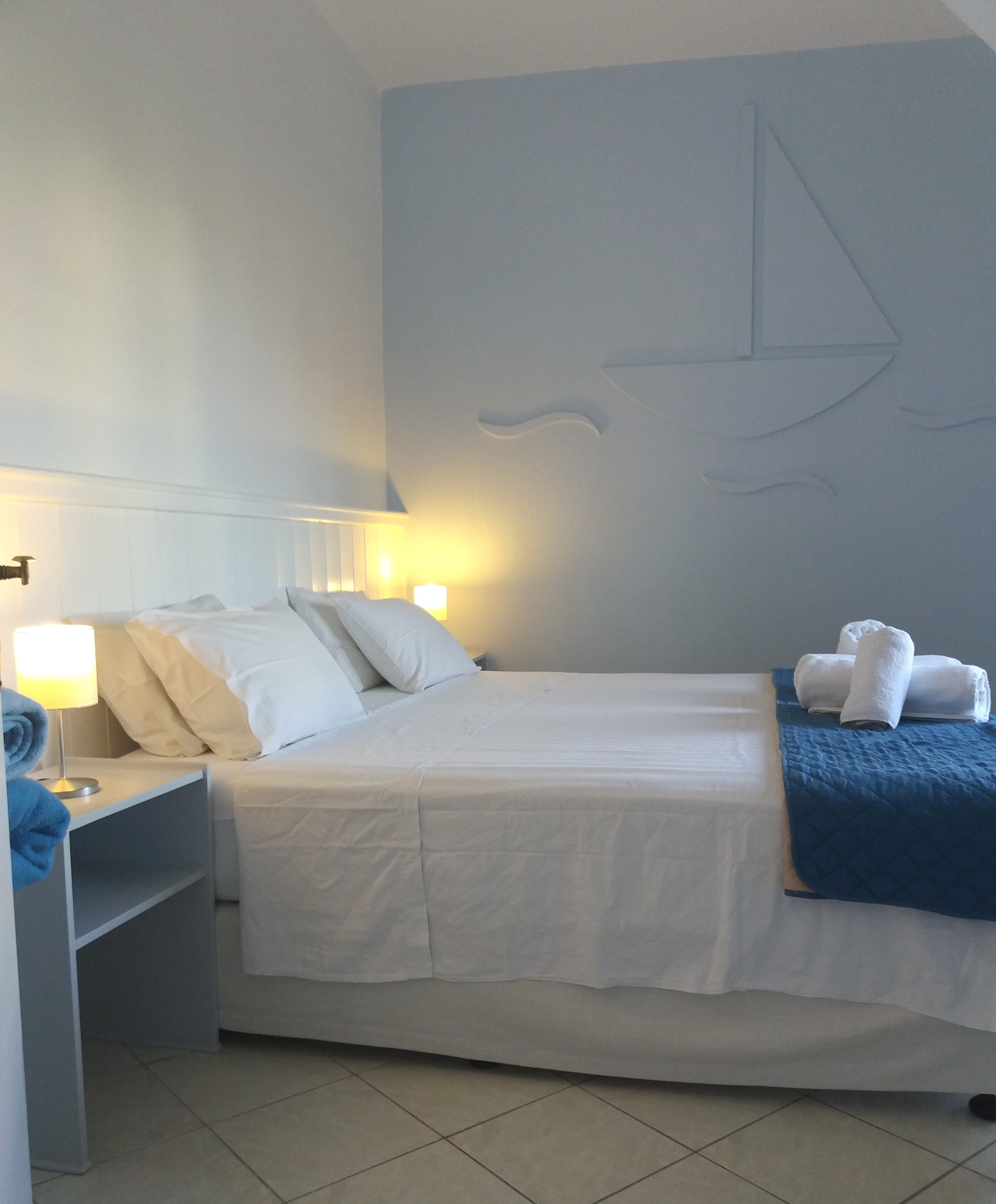 14-inch tv with satellite channels