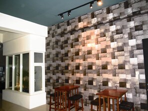 Daily full breakfast (TWD 100 per person)