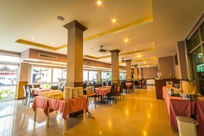 Frühstück, Mittagessen, Abendessen, thailändische Küche 