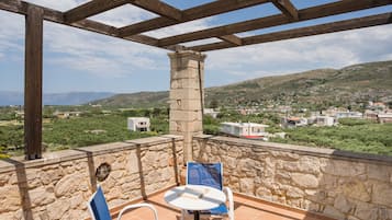 Villa, 2 Bedrooms, Private Pool (Armonia) | City view