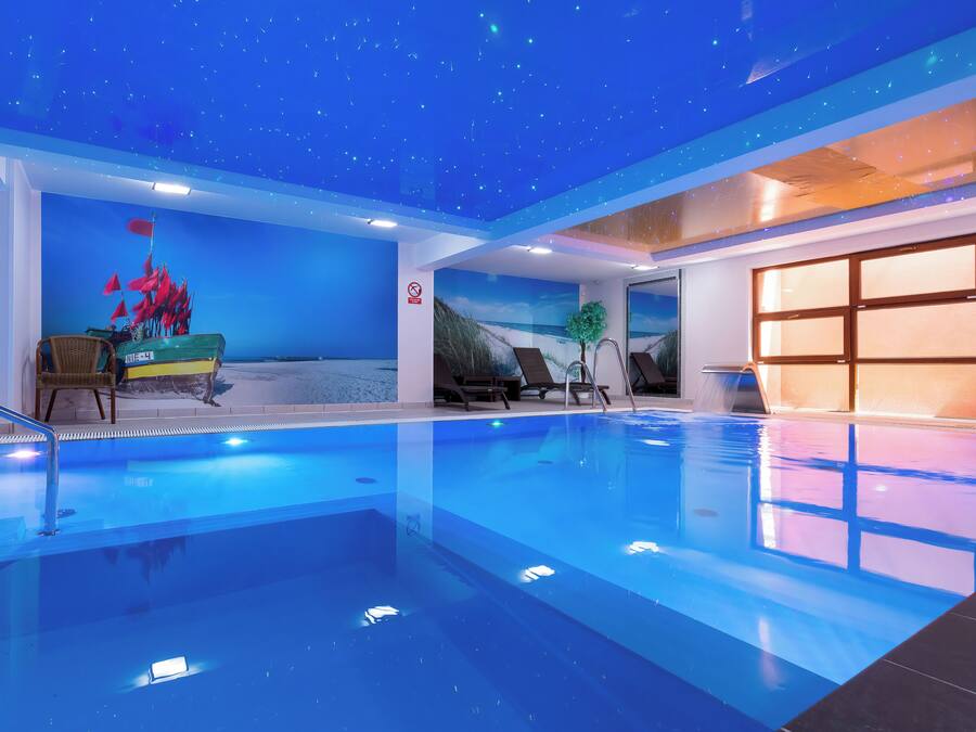 Innenpool, Liegestühle