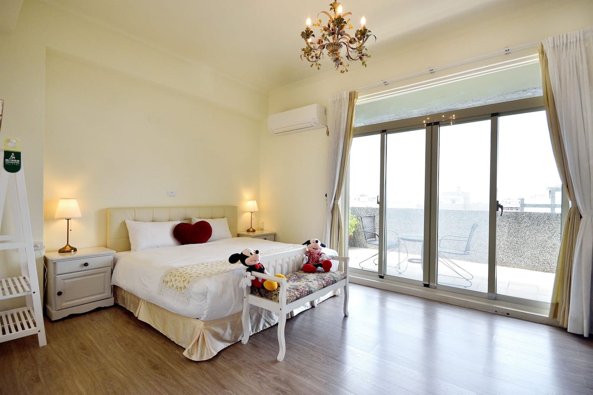 Cortinas blackout, sistema de insonorización y wifi gratis