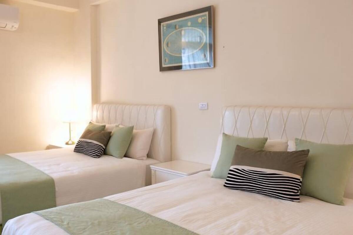 Langsir/tirai gelap terus, kalis bunyi, Wi-fi percuma, cadar katil